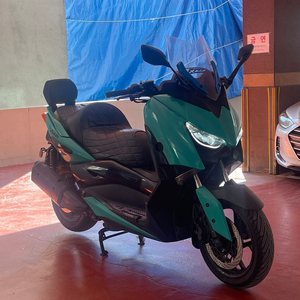 xmax300 17년식 8만Km 민트공장도색 컨디션 최상급 판매합니다 이미지