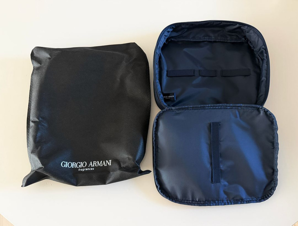 아르마니 트래블 파우치 (새상품) 이미지