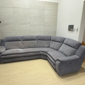 4인용 L자형 리클라이너 소파 이미지