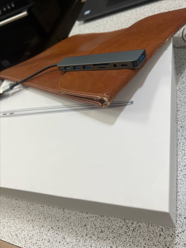 맥북에어 M1칩 8GB/256GB A급--7