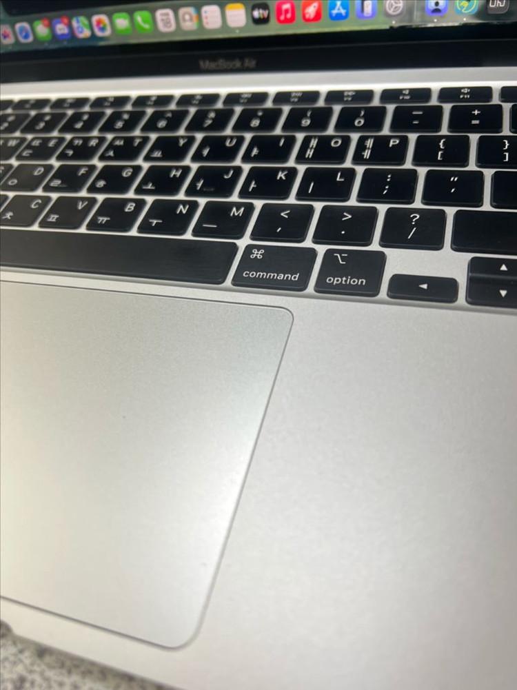 맥북에어 M1칩 8GB/256GB A급--12
