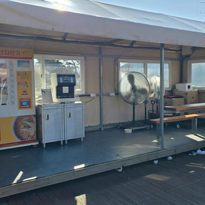 조립식 이동식 천막집/야외 창고/농막/야외 간이음식점/야외 그늘막/자판기 매대 등으로 사용 가능한 천막집 팝니다. 이미지