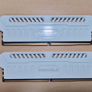 킹뱅크 DDR5 32GB 7600MHz 화이트 RGB 하이닉스 A다이 램