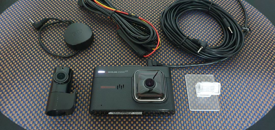 아이나비 Z5000 Plus 블랙박스(32GB,GPS)--0