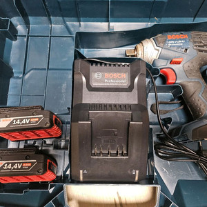 보쉬 GDS 14.4V-LI 임팩 렌치 드라이버 세트 이미지