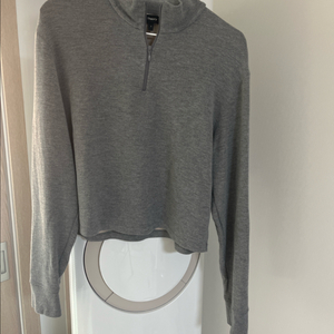 띠어리 23년형신형 크롭집업55