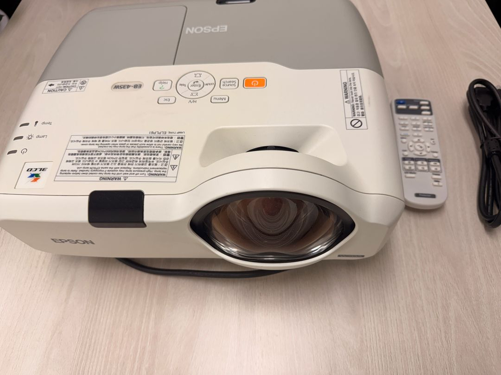 엡손 EB-435W 빔프로젝터 이미지