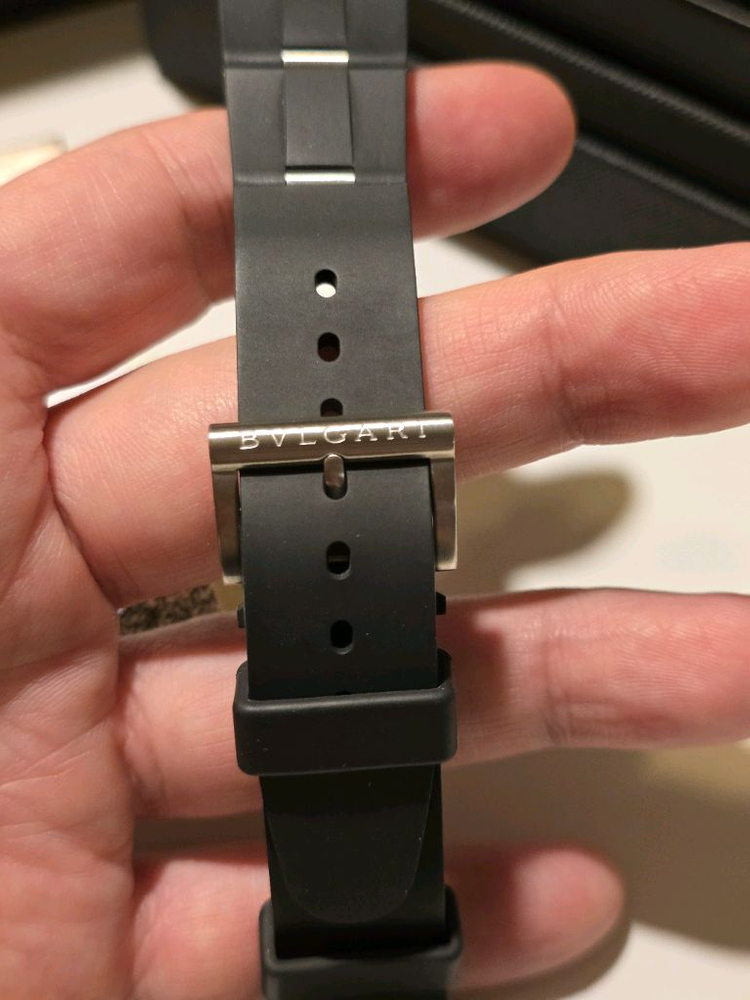 불가리 디아고노 gmt 이미지