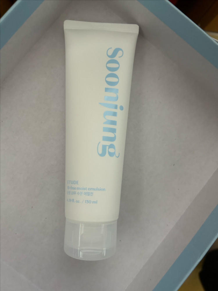 화장품 일괄 판매 (토너 에멀전 립밤 헤어크림에센스 폼클렌징 섀도우팔레트 크림) 이미지