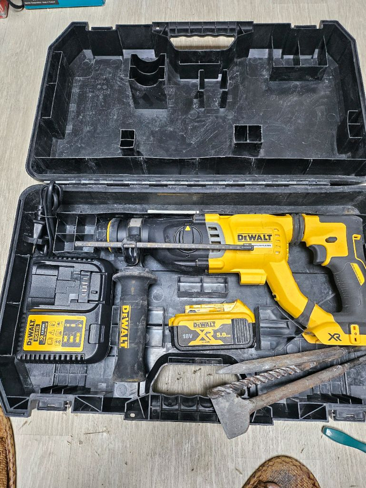 디월트 충전 앙카 해머 뿌레카 파쇄 드릴 세트 이미지