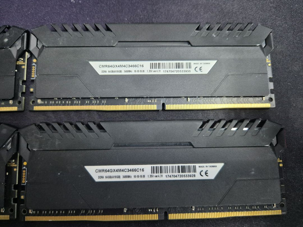 커세어 벤젠스 RGB DDR4 16GBx4(64GB) 팝니다 이미지
