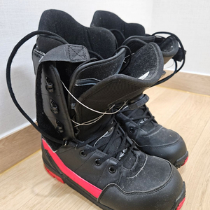 살로몬 스노우보드 부츠 이미지