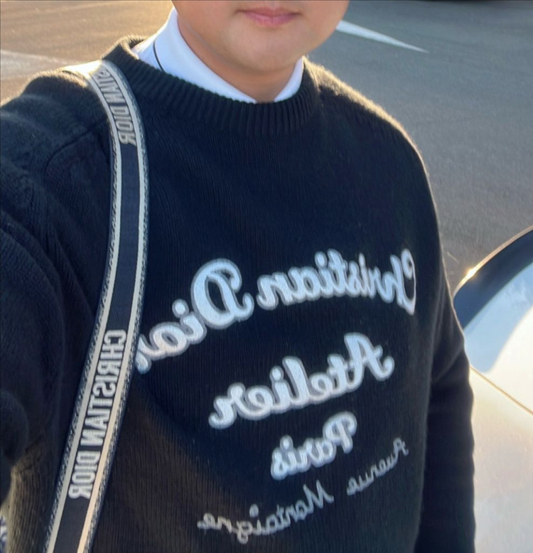 디올 Christian Dior 아뜰리에 니트 이미지