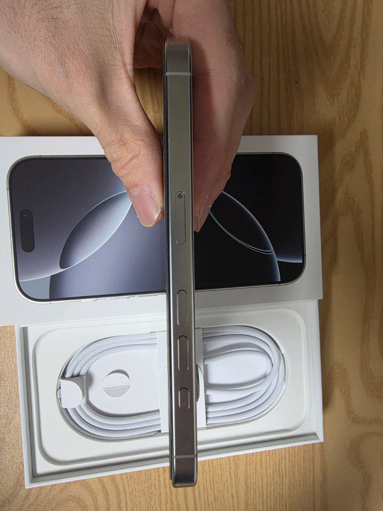 아이폰16프로 512gb 화이트 애플케어플러스--1