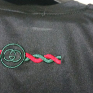 구 찌 GG 로고. 나이키 반팔티