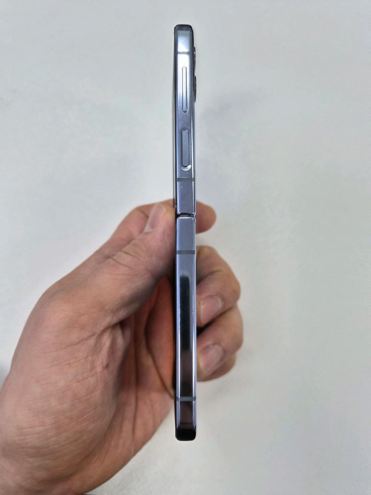 폴더블 스마트폰 512GB--8