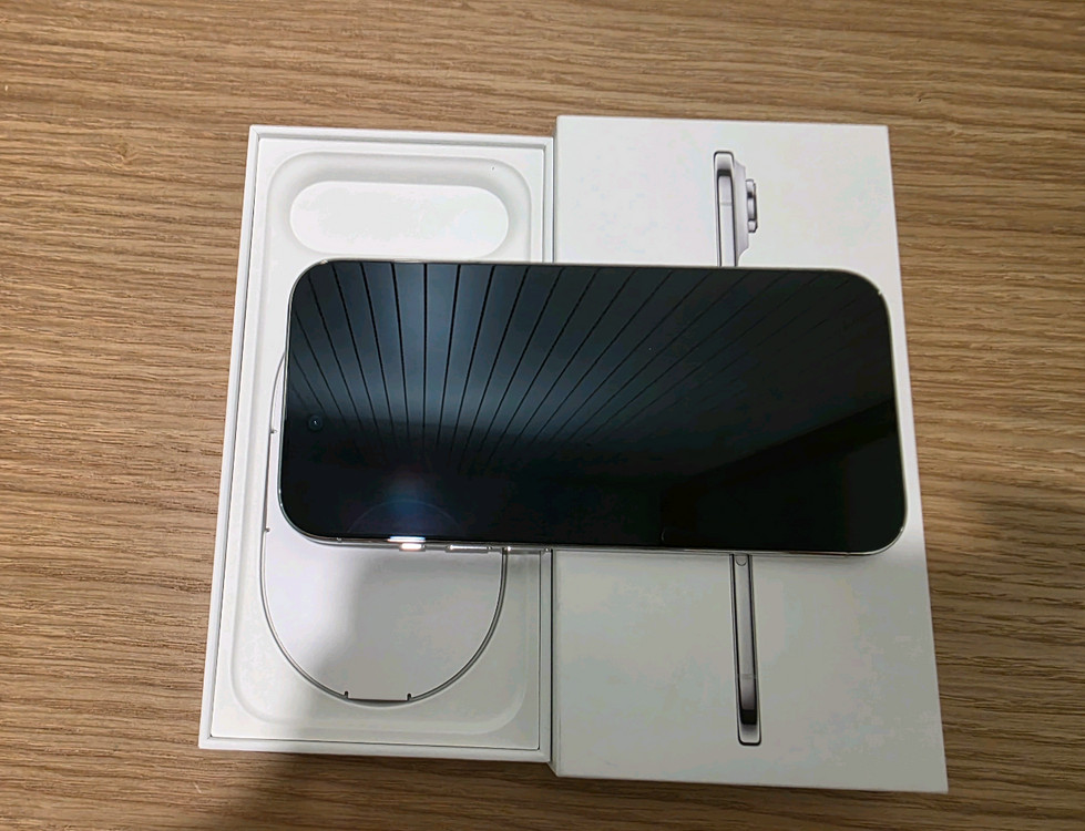 [미사용] 아이폰 에어 256기가 화이트 자급제--1