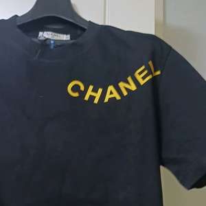 샤 넬 반팔티셔츠