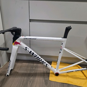 2025 에스웍 타막 sl8 프레임 레드불 에디션 팝니다