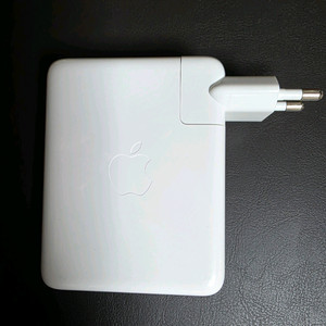 애플 140w 충전기