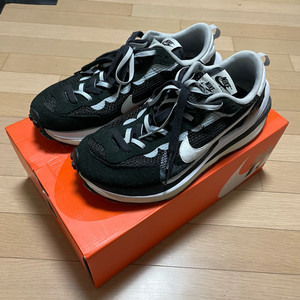 [280]나이키 사카이 베이퍼와플 블랙 화이트