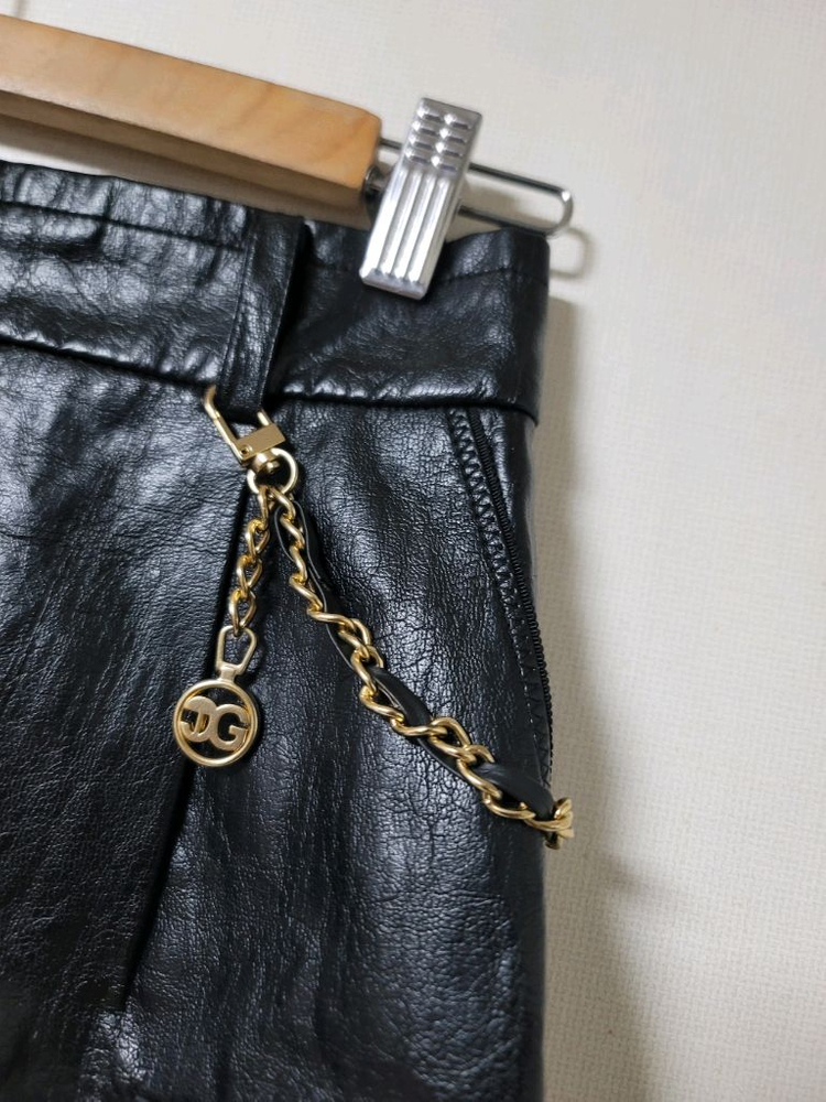 지컷레더반바지 이미지