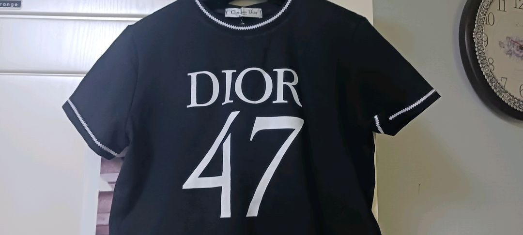 디 올 47 번 로고 반팔티. 프라다--1