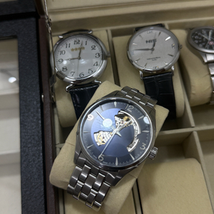 해밀턴 재즈마스터 오픈하트 42mm 청판 판매합니다