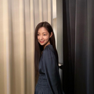 Maje 마쥬 신슬기 새틴원피스 네이비