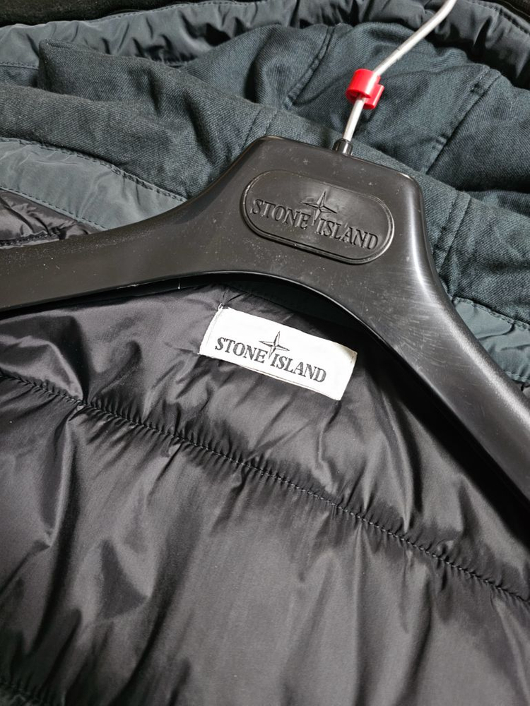 스톤아일랜드 마이크로랩스 프리마로프트 패딩--4