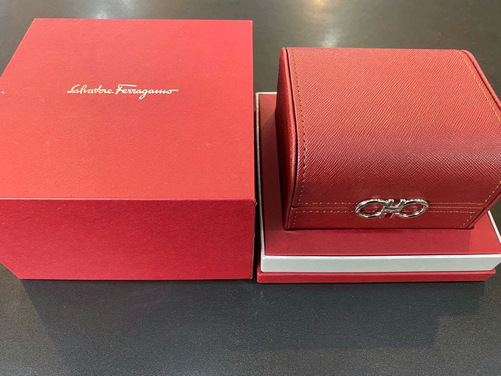 페라가모 간치니 시계 이미지