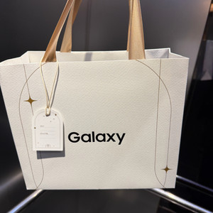 갤럭시 트라이폴드 미개봉 서울 직거래