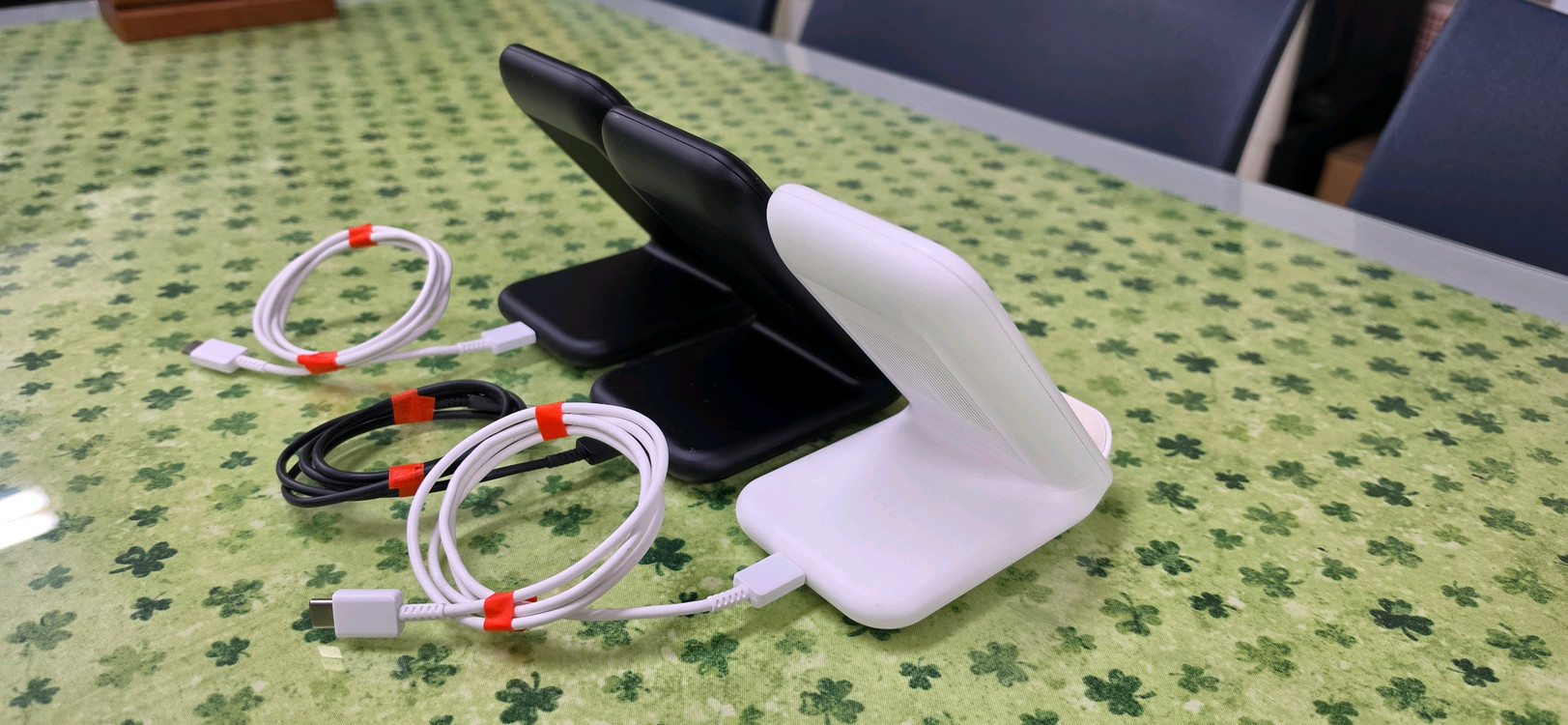 삼성 무선충전기(EP-N5200)개당 5천윈 판매합니다--1