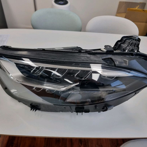 벤츠 cls300d c257 운전석 라이트 이미지