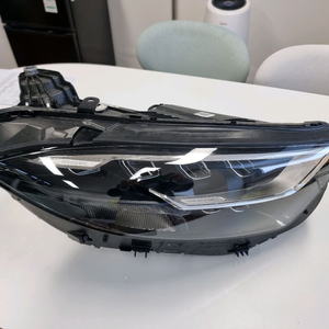 벤츠 cls300d c257 조수석라이트 이미지