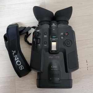 아주 멀리 있는 피사체를 가깝게 동영상 촬영 할 수 있는 소니 dev-5 쌍안경 캠코더 이미지