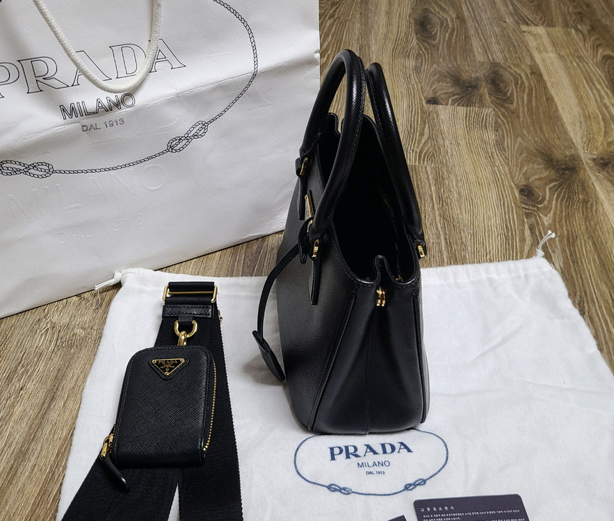 프라다 갤러리아 스몰크로스백숄더백사피아노럭스미니테수토호보버킷복조리 구찌루이비통발렌시아가디올셀린느샤넬가방생로랑에르메스--7