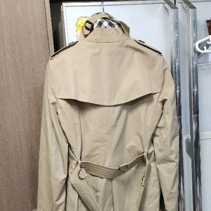 버버리 켄싱턴 숏코트55/ 샌드링엄 미드 코츠