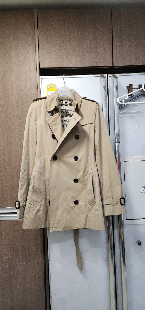 버버리 켄싱턴 숏코트55/ 샌드링엄 미드 코츠--1