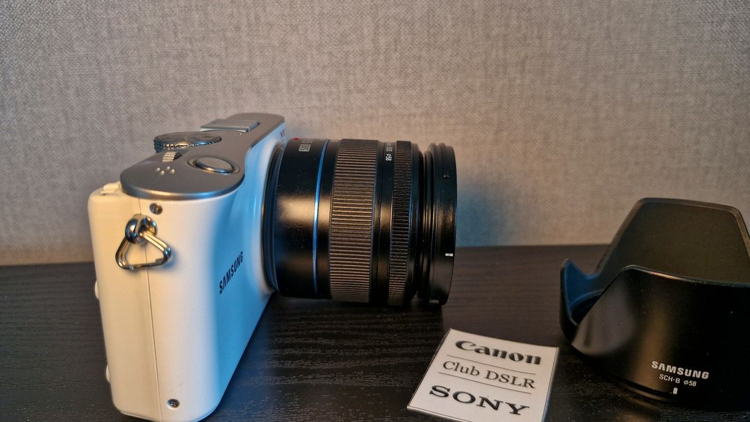삼성 nx100 미러리스 카메라 + nx 18-55mm 렌즈 세트(A급) 이미지