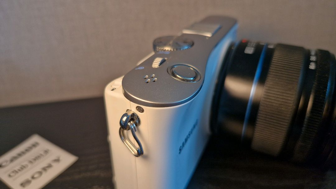 삼성 nx100 미러리스 카메라 + nx 18-55mm 렌즈 세트(A급) 이미지