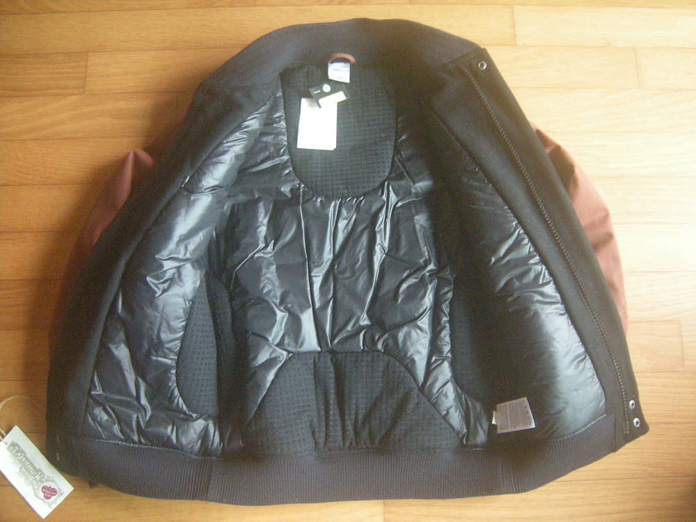 나이키BMR바시티 워싱자켓 한정판희귀레어 남성용s사이즈 할인/아디다스 노스페이스 러닝조깅헬스배낭캠핑acg 아이폰--4