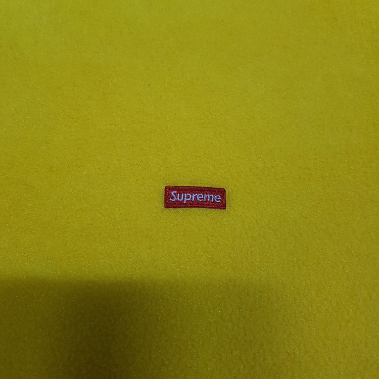 L 슈프림 폴라텍 스몰박스 로고 크루넥 옐로우 맨투맨 Supreme 이미지