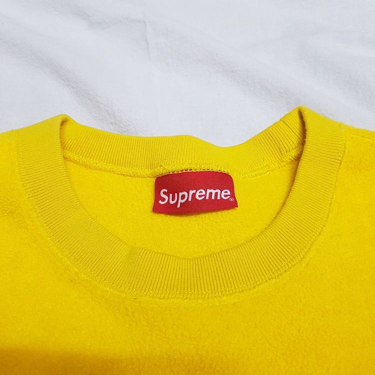 L 슈프림 폴라텍 스몰박스 로고 크루넥 옐로우 맨투맨 Supreme 이미지