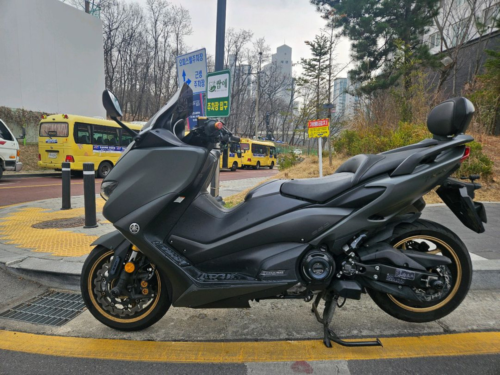 [서울] 20년식 TMAX560 아크라2구 팝니다. 이미지