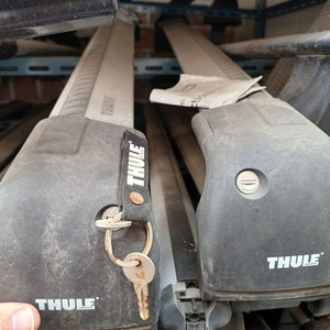 툴레 윙바엣지 i30용,코나용,Q5(Q7)용 은색 중고 가로바 판매 이미지