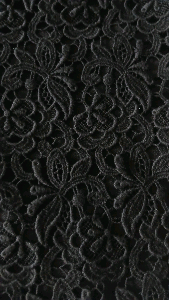 The IZZAT 블랙 레이스 스커트(상태최상)--1