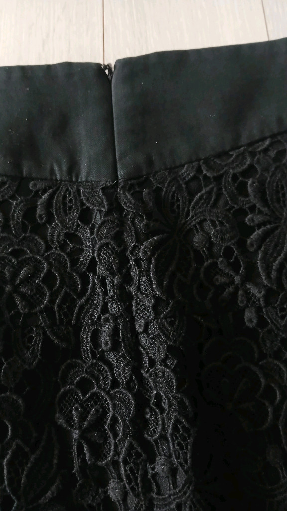 The IZZAT 블랙 레이스 스커트(상태최상)--4