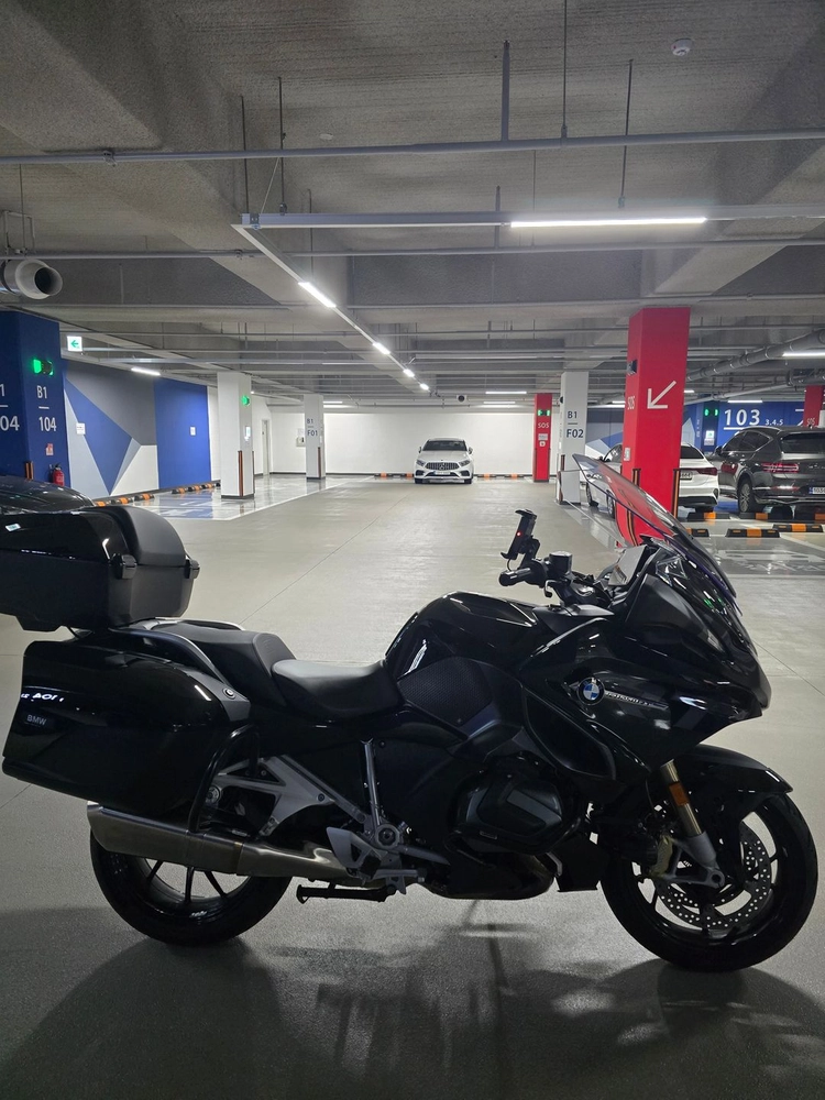 22년식 bmw r1250rt 트리플블랙 판매합니다. 이미지