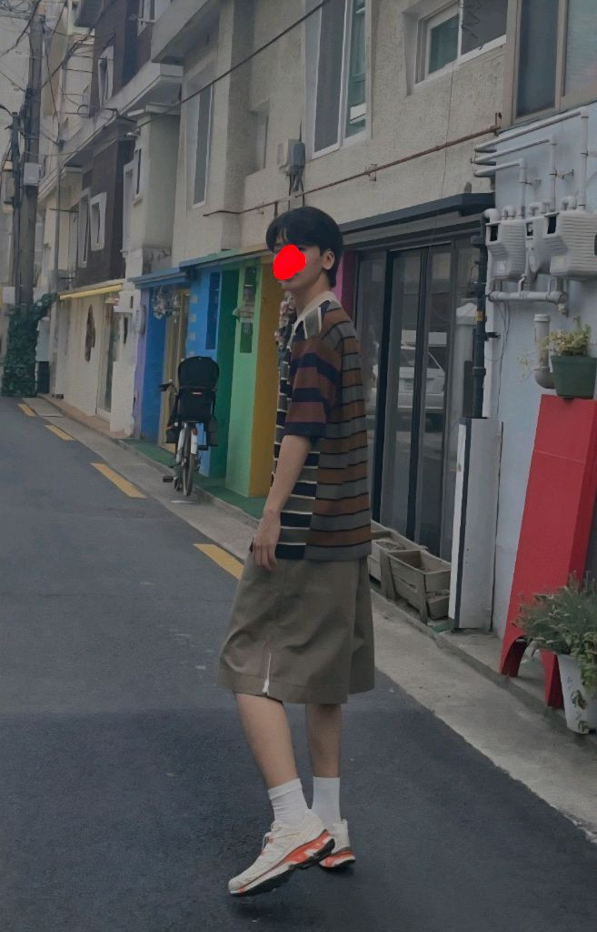 커스텀멜로우 반팔 니트 팝니다.--6